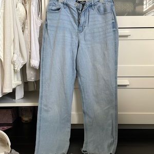 Hollister High Rise Mom Jeans